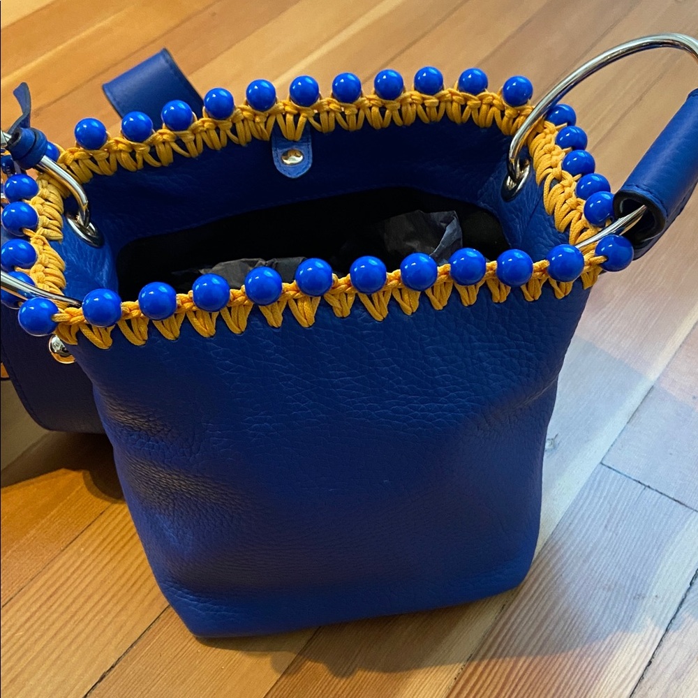 Strathberry Stylish Blue Bucket Bag - Picture 5 of 9